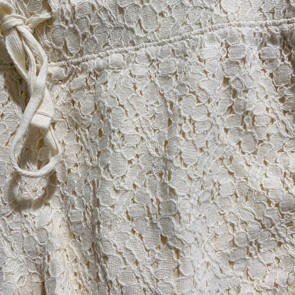 Lou & Grey cream lace shorts - Picture 3 of 5
